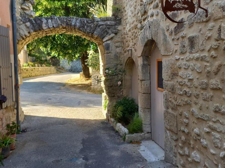 Le Clos Du Rempart - 2 A 4 Pers. Saint-Restitut Luaran gambar