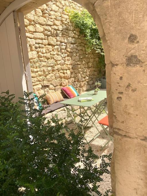Le Clos Du Rempart - 2 A 4 Pers. Saint-Restitut Luaran gambar